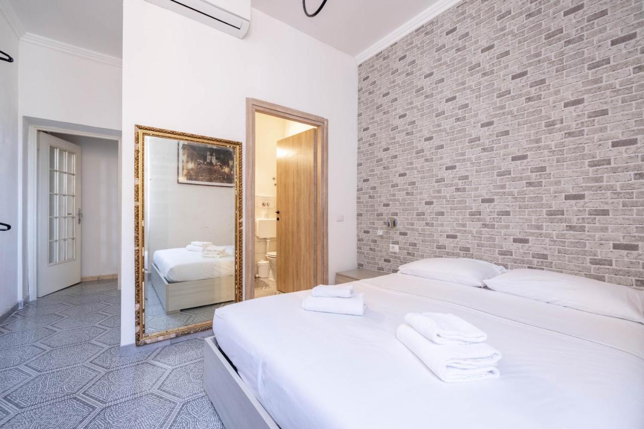 Vg Piazza Navona 5 Stelle Montecitorio Room Рим Екстер'єр фото